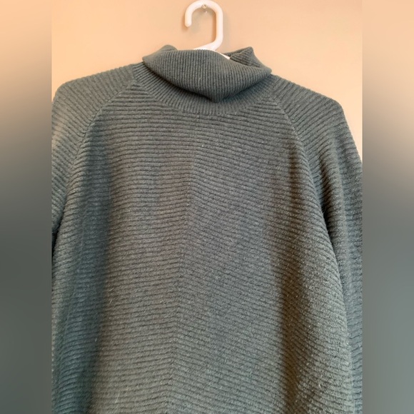 KUHL turtle Neck long sleeve sweater wool 7% blend pullover size medium - Picture 3 of 8